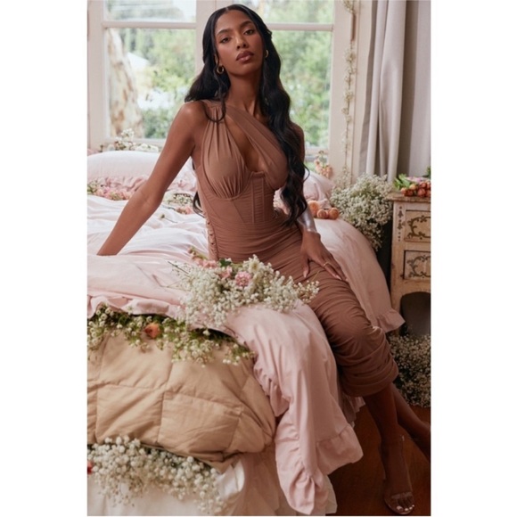 NEW House of CB Valentina Dress Chocolate Mocha Small with Plus Cup - Picture 12 of 17